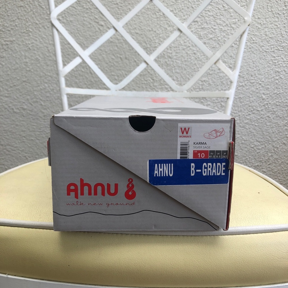 Ahnu karma sandal, silver sage size 10